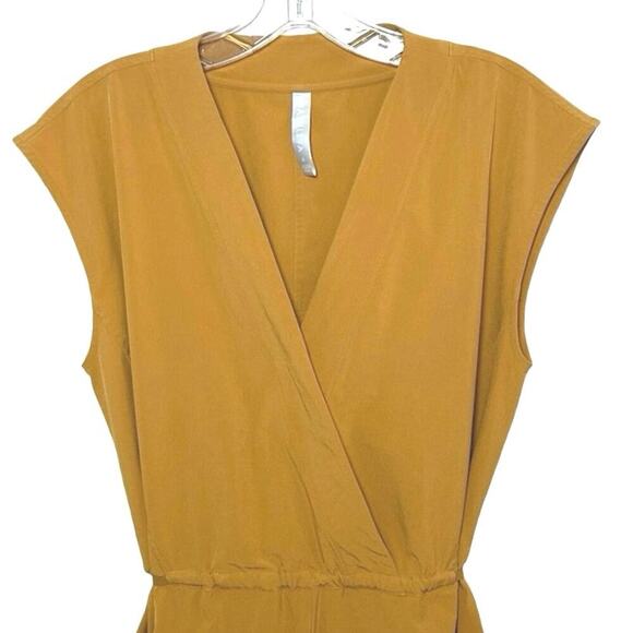 Athleta Women’s Marlow Romper Tucson Gold Size Small - Picture 5 of 10